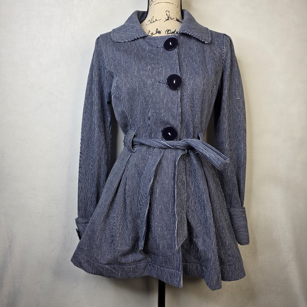 L.A. kitty y2k vtg button up belted trench coat sz S